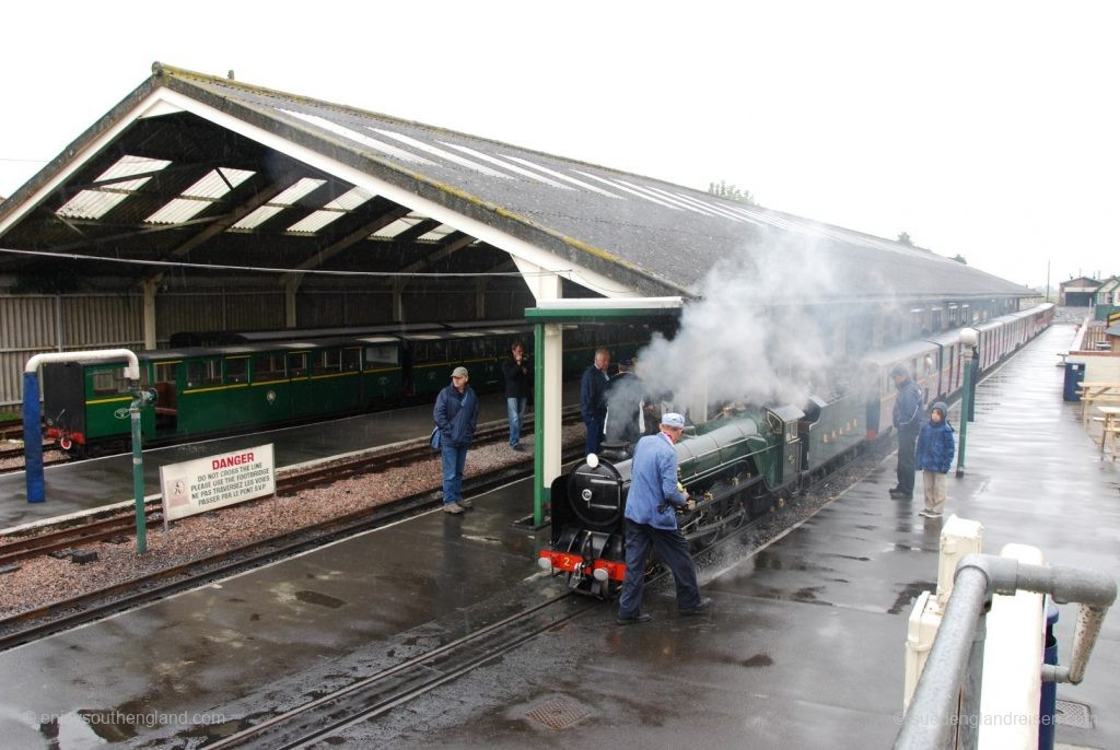 Romney, Hythe & Dymchurch Railway - Bereitstellung im Bahnhof New Romney