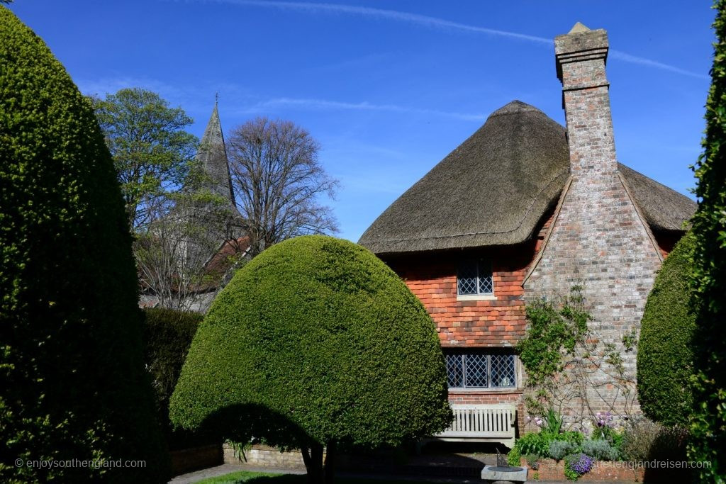 Das Clergy House in Alfriston (East Sussex), das erste Objekt, das der National Trust je erworben hat.