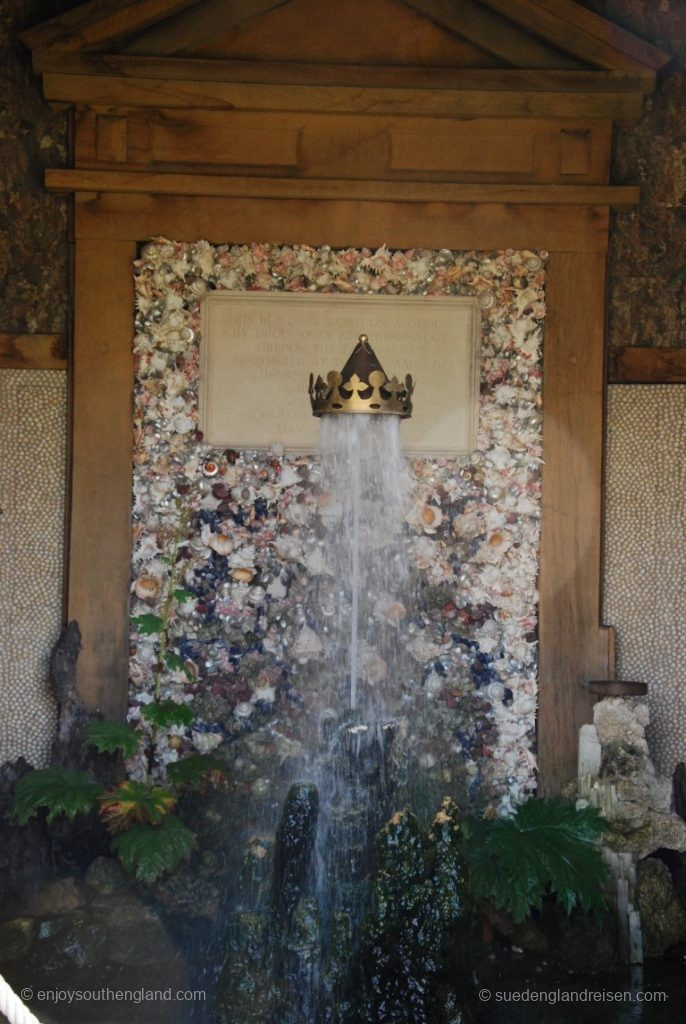 Muschelbrunnen im Arundel Castle Garden