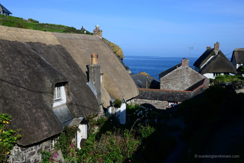 Cadgwith in Cornwall, ein ganz typisches altes Fischerdorf