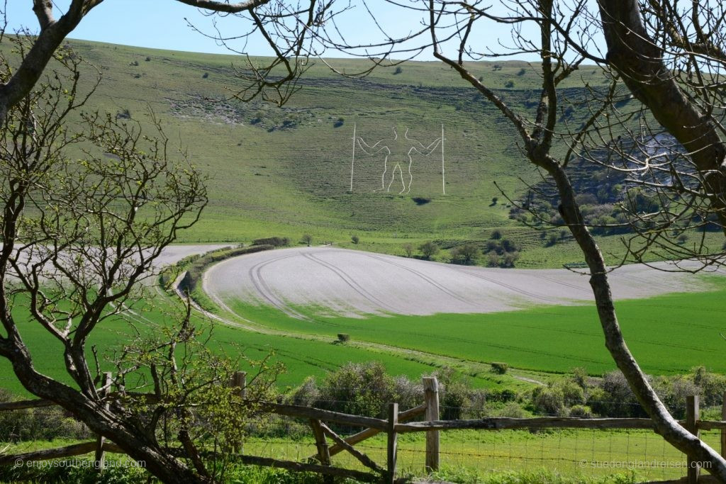 Der "Long Man of Wilmington" im Cuckmere Valley (East Sussex) nahe Alfriston