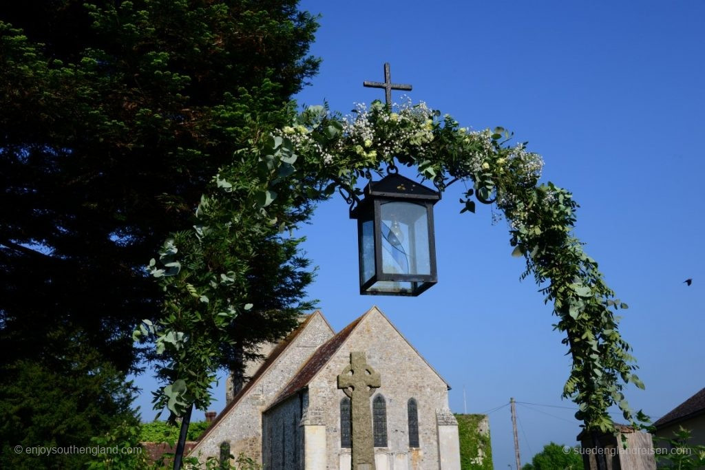 Eingang zur Kirche - gestern war eine Hochzeit