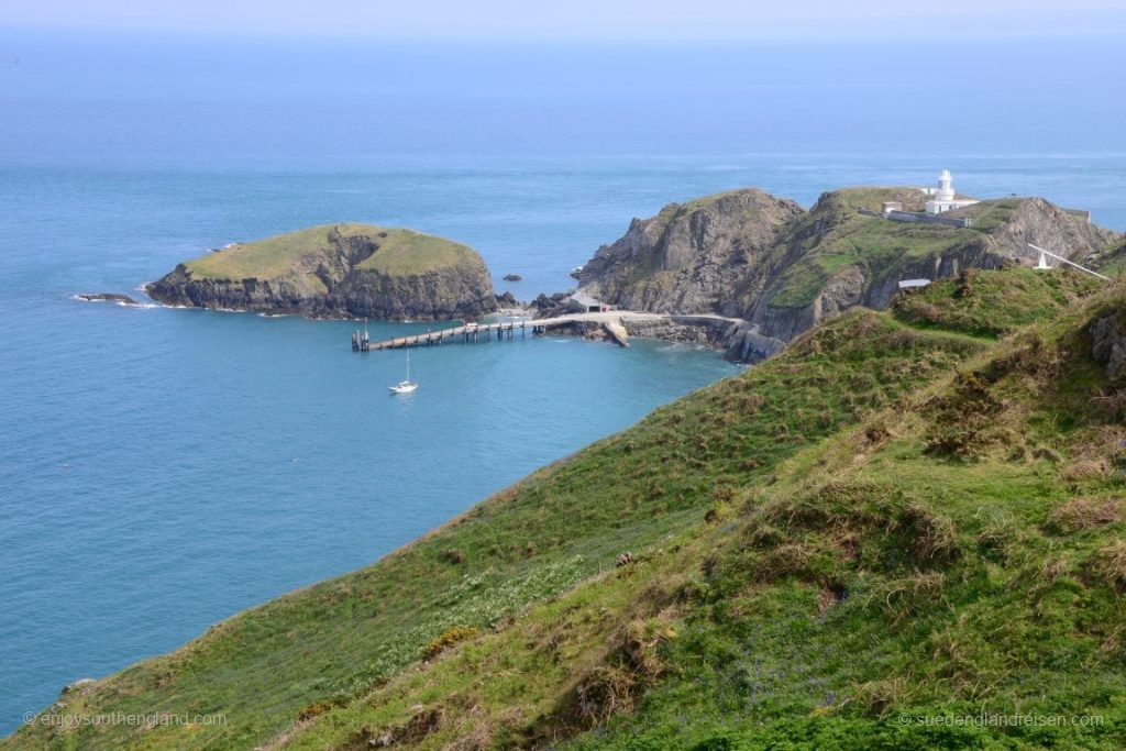 Der Hafen von Lundy Island im schönsten Nachmittagswetter.