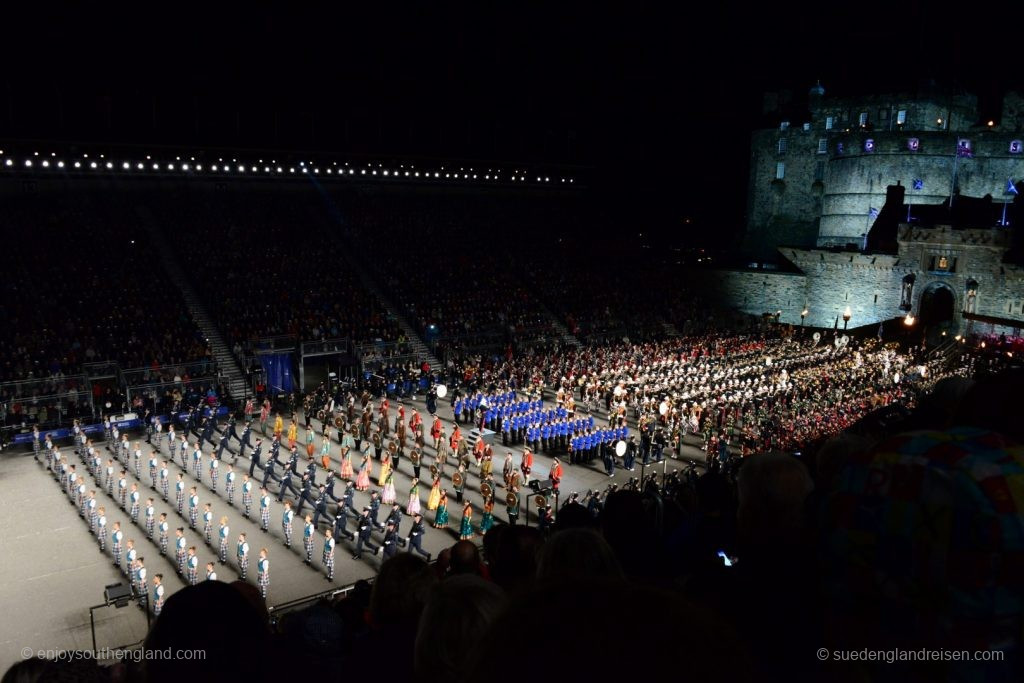 Das Royal Edinburgh Tattoo 2017 - rund 1.000 Mitwirkende für ca. 8.600 Gäste.