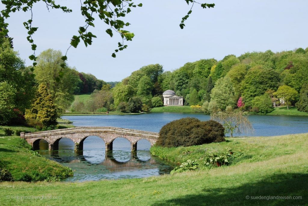 Stourhead mit dem Pantheon im Hintergrund