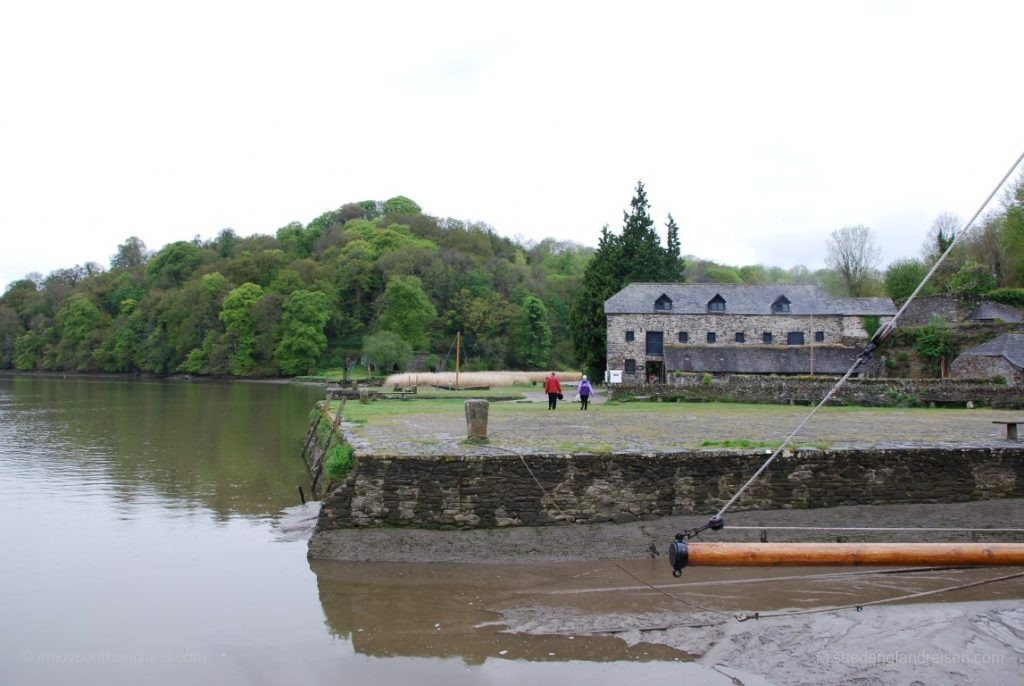 Cotehele Cornwall - Quay with an old warehouse