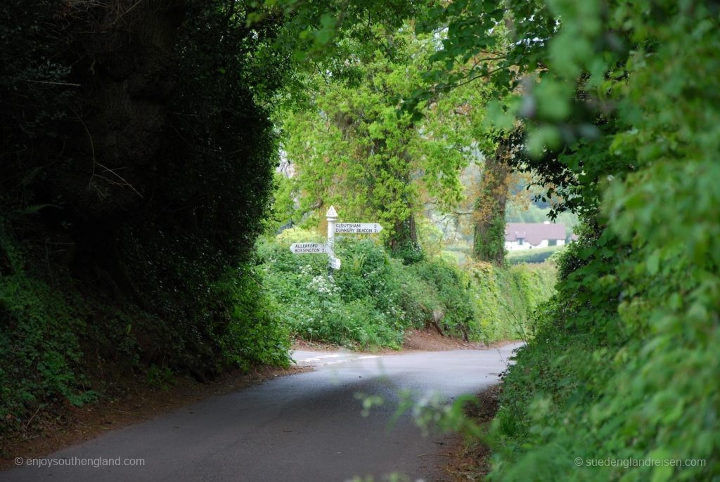 Strassenkreuzung nahe vom Horner im Exmoor (Somerset)