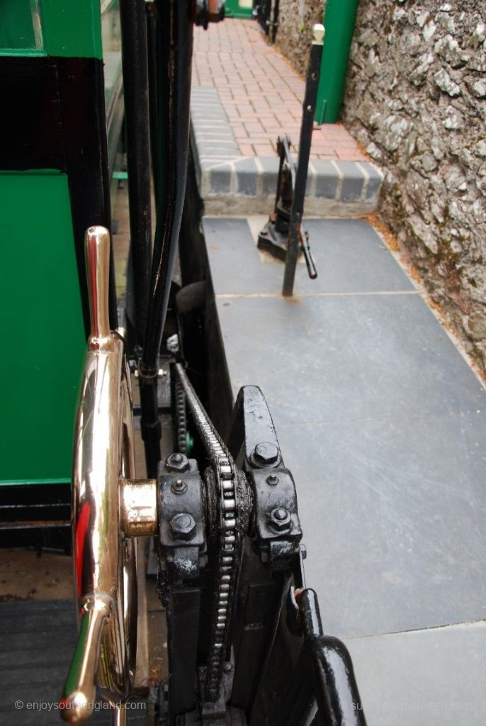 Ganz klassische Technik genügt vollkommen zur Bedienung der Lynton Cliff Railway.