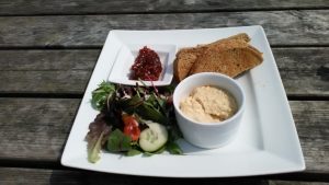 Our discovery from the first year: Humus with a chutney on toast bread - phantastic!