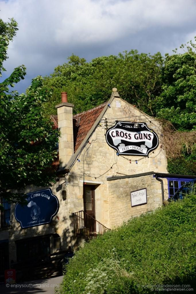 The Cross Guns Pub (Avoncliff near Bradford-on-Avon, Wiltshire)