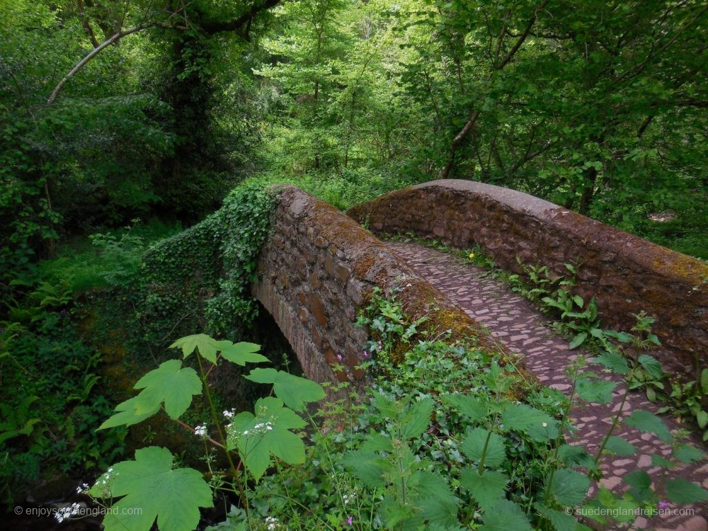 Alte Packhorse-Bridge am Horner