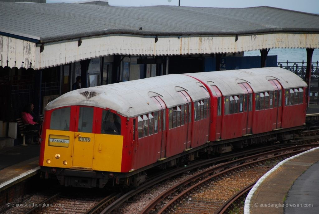 IOW Island Line - Halt in der Station Ryde Esplanade.