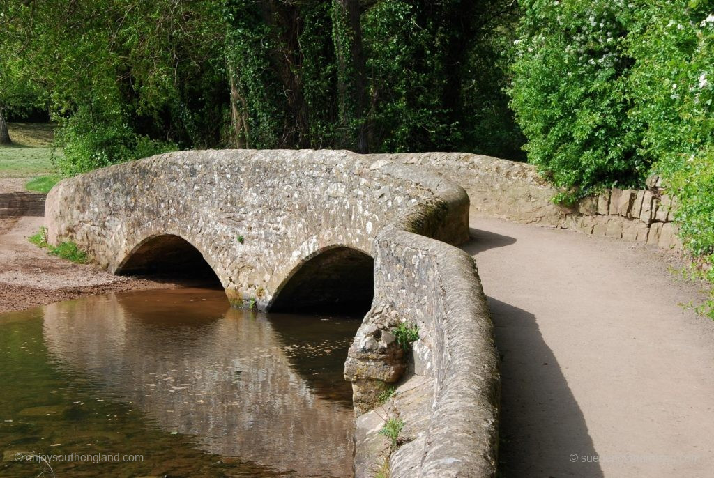 alte Brücke in Dunster