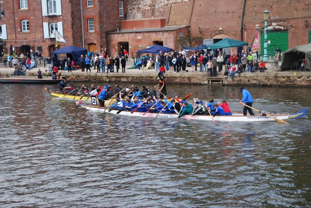 Drachenbootrennen auf dem River Exe in Exeter