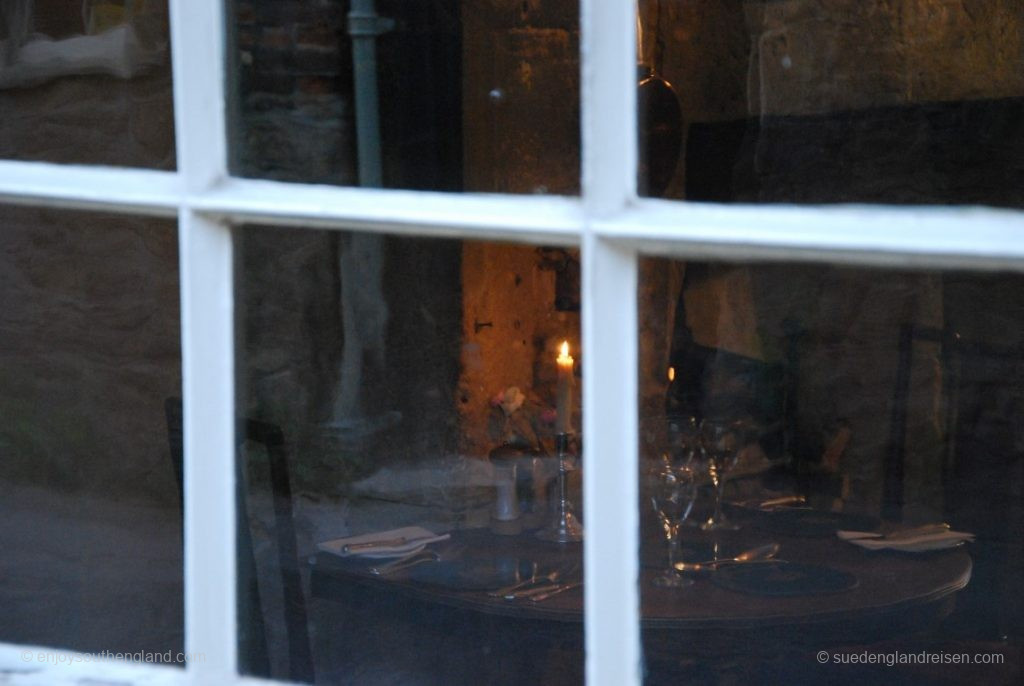 Lacock (Witshire) - Fensterblick in ein Restaurant