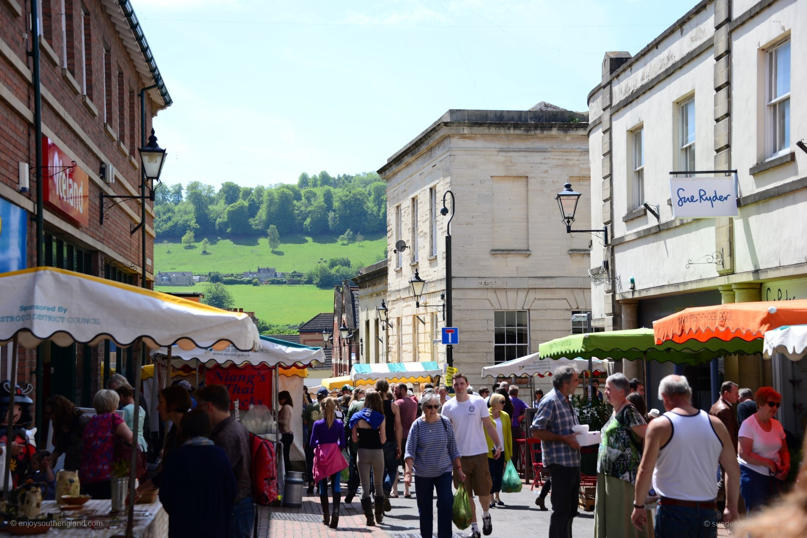 Der Farmers Market in Stroud ist teilweise ein echter Street Market