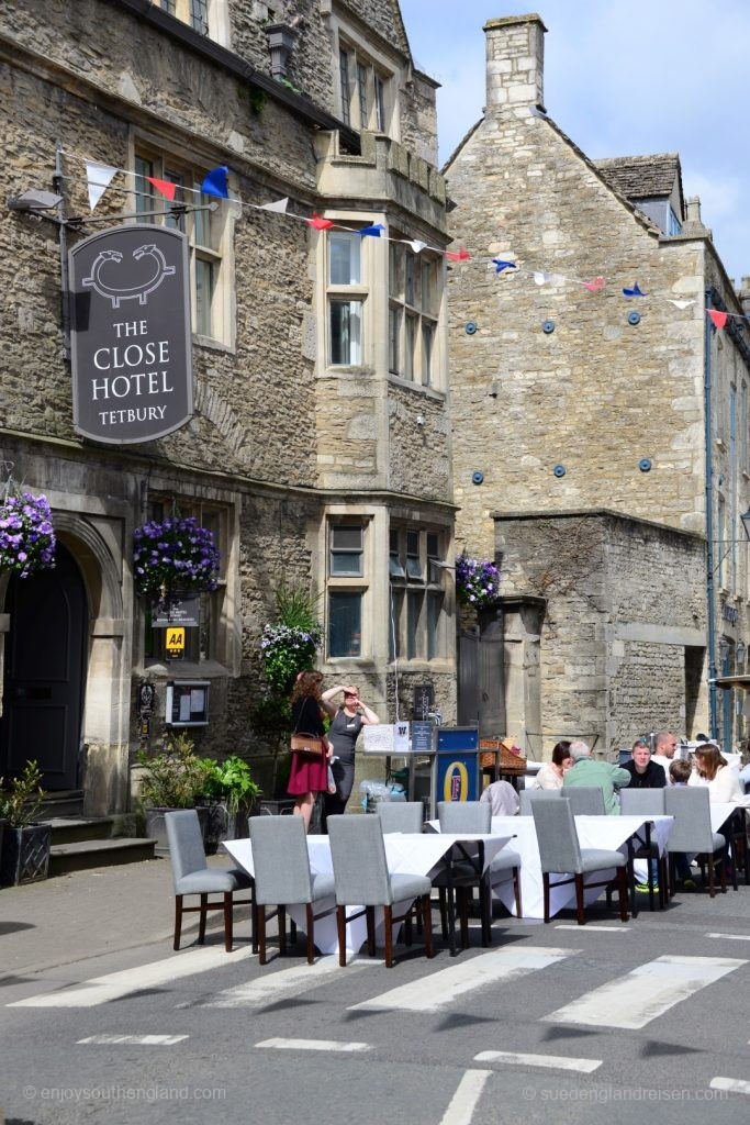 Street Life am Woolsack-Day in Tetbury