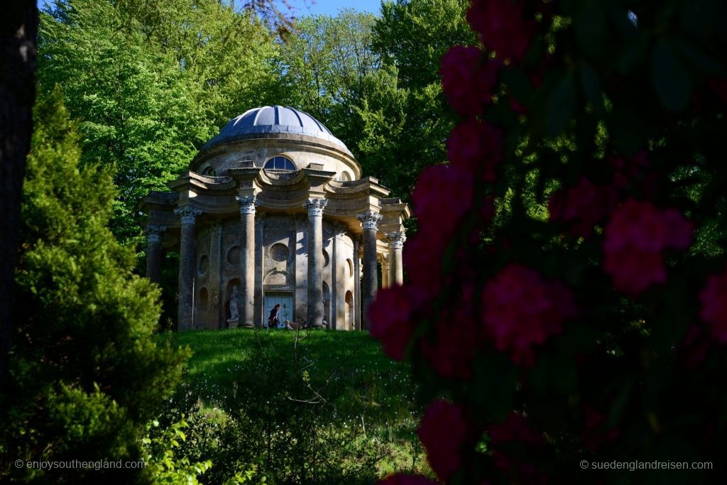 Zum Stourhead Garden gehört auch ein nachgebauter Tempel