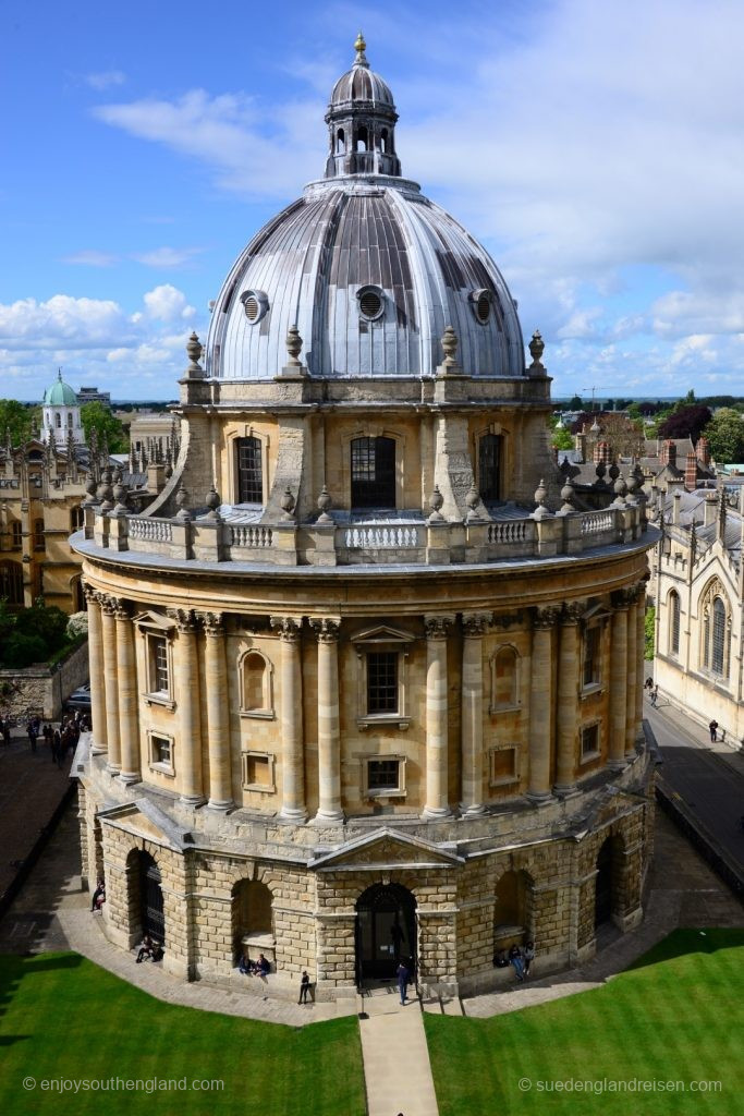 Oxford Radcliffe Camera - now reading room for the students