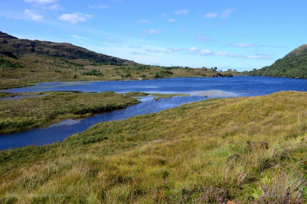 Loch Dughail - das Blau ist einfach unglaublich. 