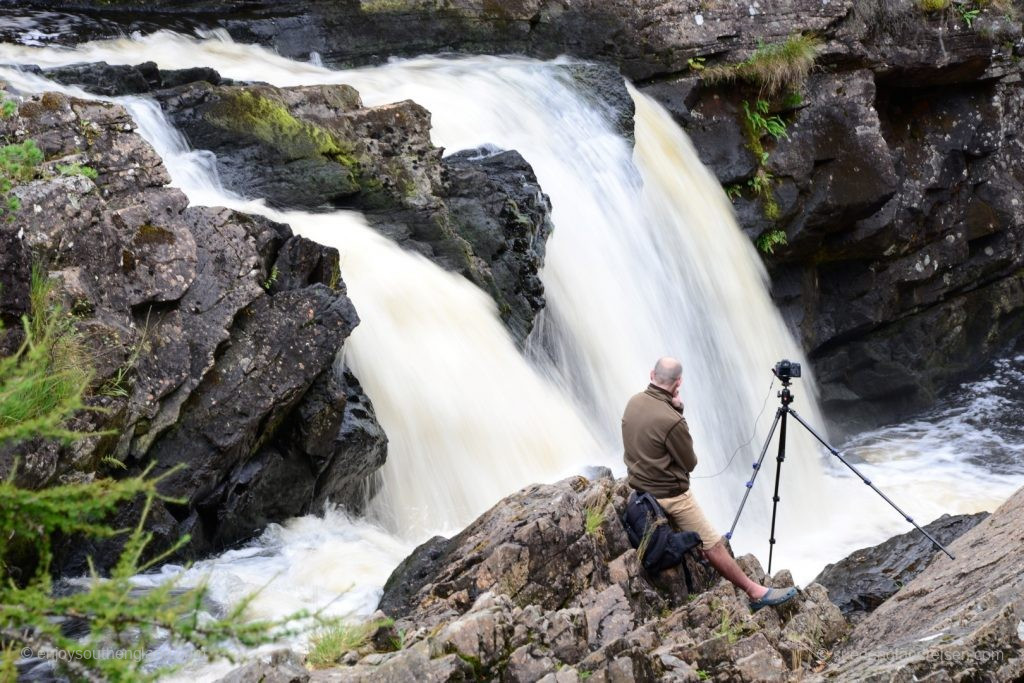 Like us, this gentleman is taking photographs en route.