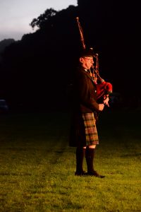 Der "Lonely Piper" auf dem Highland Evening von Pitlochry