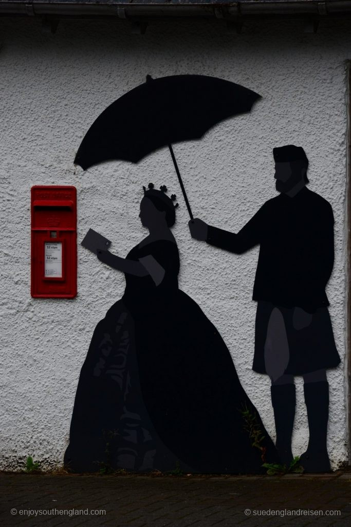 Queen Victoria and her mail box