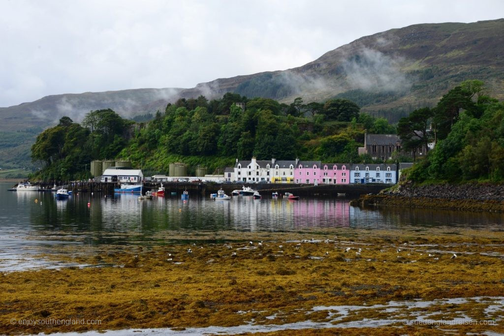 Der Hafen von Portree auf der Isle of Skye