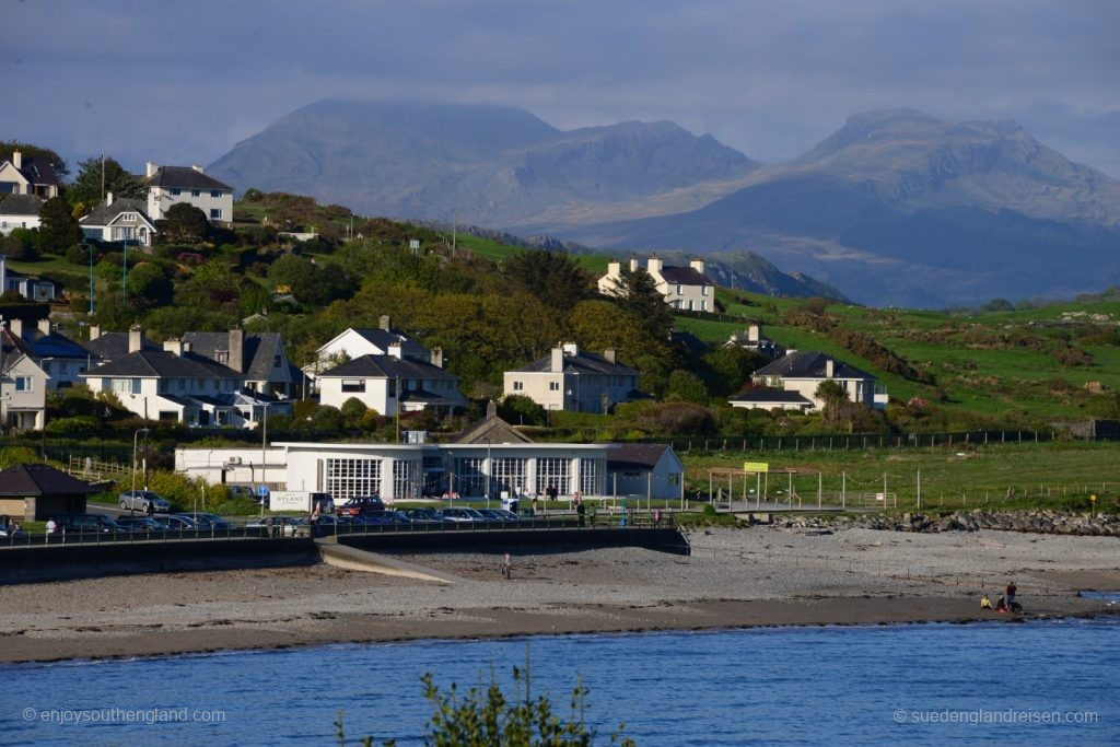 Criccieth - man beachte das Art-Deco-Café