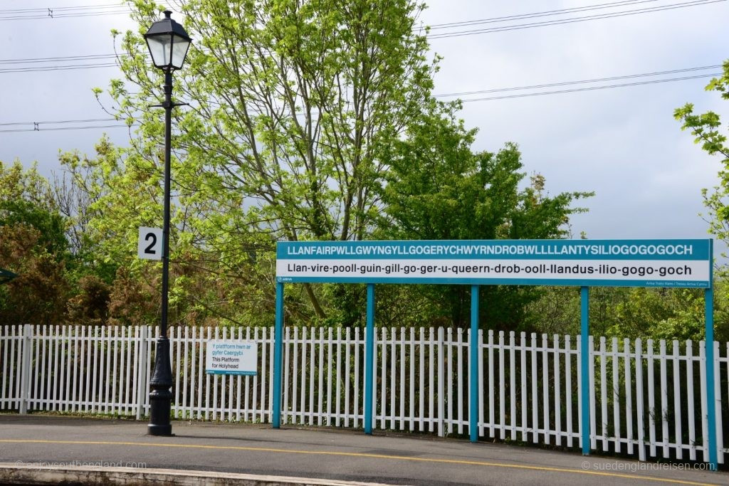 Llanfairpwll­gwyngyllgogery­chwyrndrobwll­llantysilio­gogogoch Station